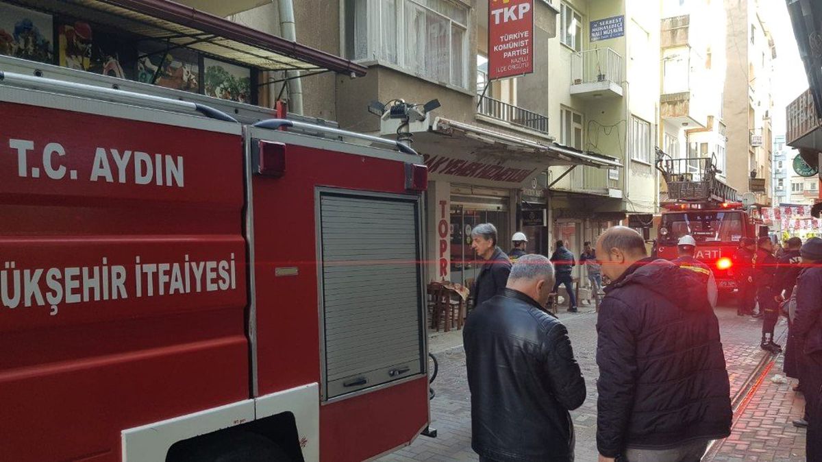 Nazilli Tkp İlçe Binasında Yangın