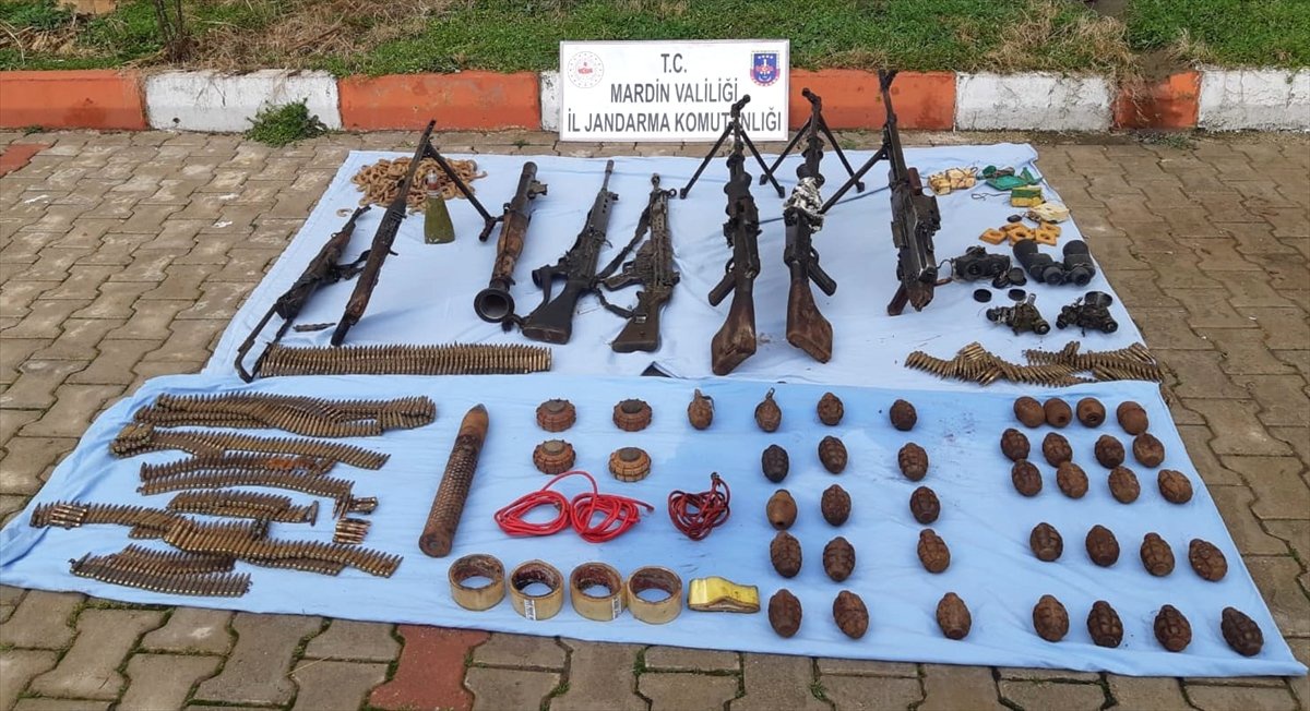 PKK\'ya Ait Sığınakta Silah ve Mühimmat Ele Geçirildi