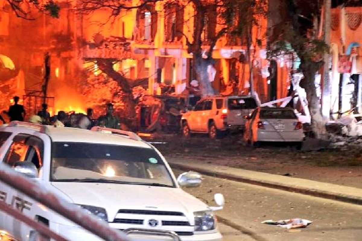 Somali\'de Bomba Yüklü Araç Patladı: 5 Ölü