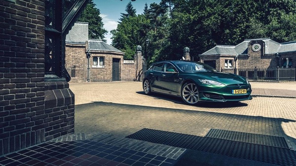 Tesla, Cenevre\'de Model S\'in Aşırı Pahalı Sürümünü Tanıtacak