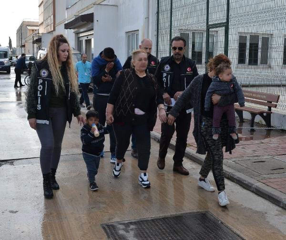 Uyuşturucu Bulamayınca Kırmızı Reçeteli İlaçları Sattılar