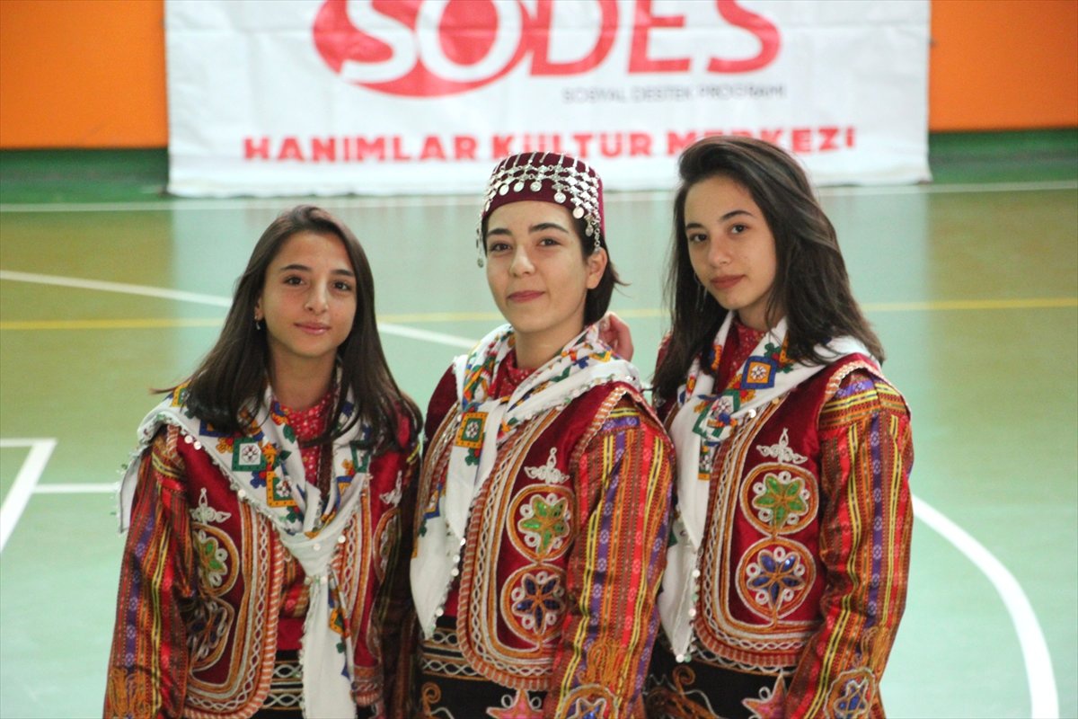 Voleybol Oynarken Rahatsızlanan Öğrenci Öldü