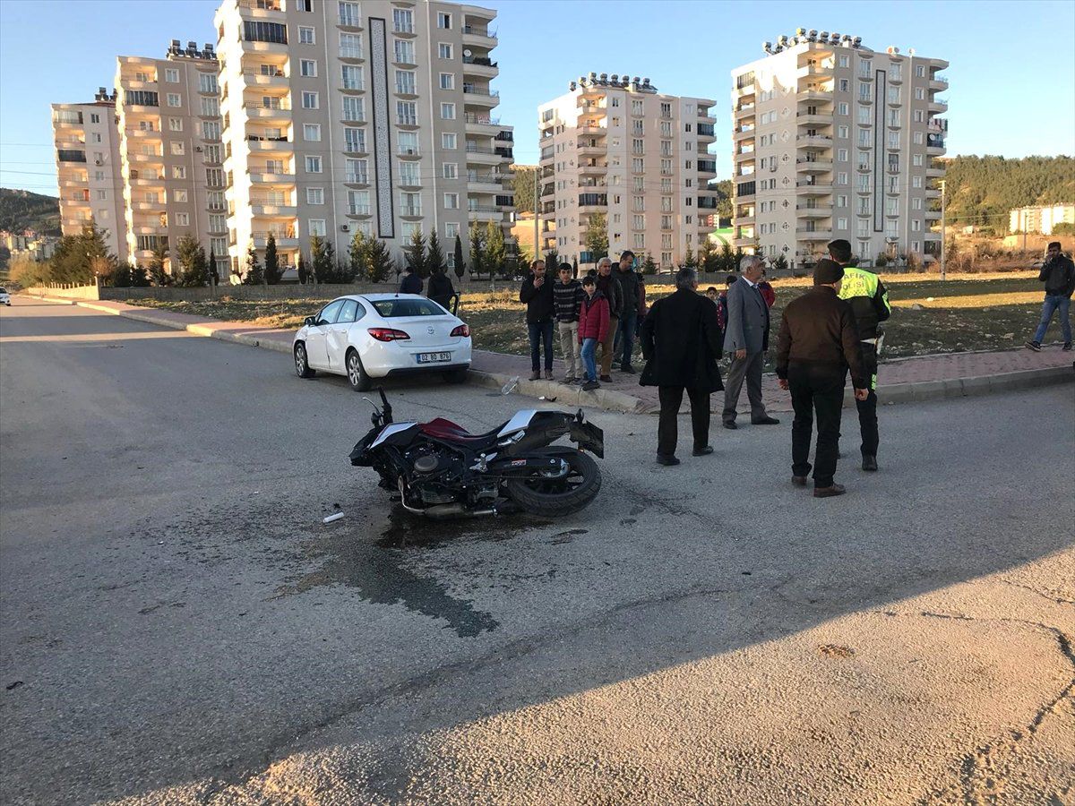 Adıyaman\'da Trafik Kazası: 2 Yaralı