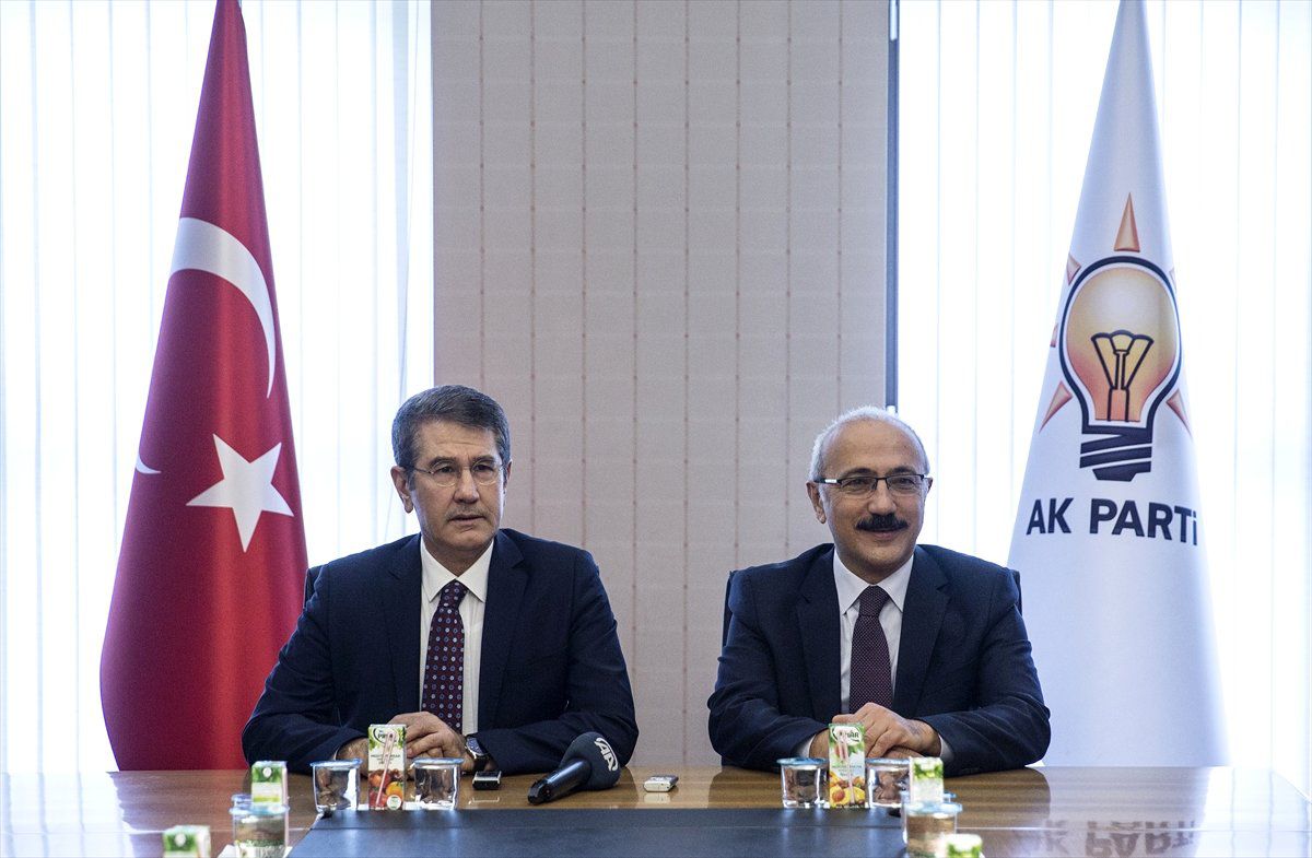 AK Parti\'de Devir Teslim