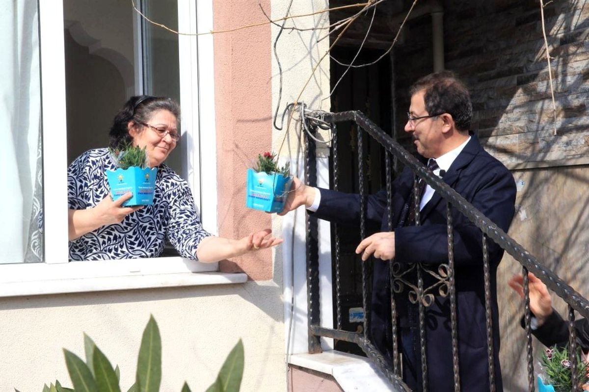 AK Parti Eyüpsultan Belediye Başkan Adayı Deniz Köken \'Sevgi Yürüyüşleri\'ne Başladı