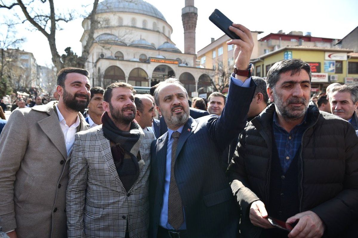Aktaş\'tan Miting Gibi Açılış