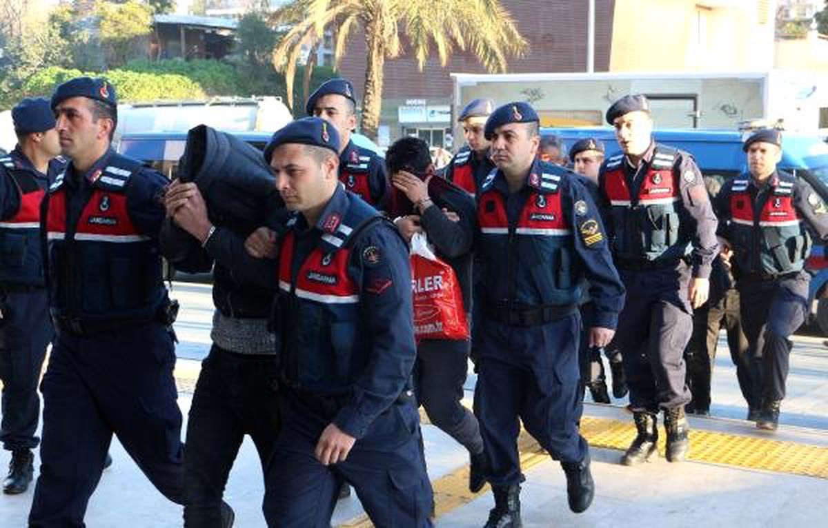 Alanya\'da 17 Suç Örgütü Şüphelisi Adliyede