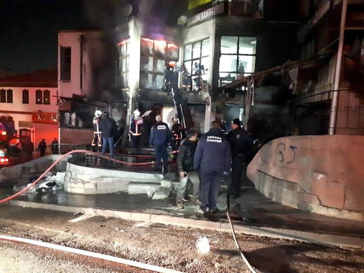 Ankara\'da Korkutan Yangın: 6 İş Yeri Kullanılamaz Hale Geldi