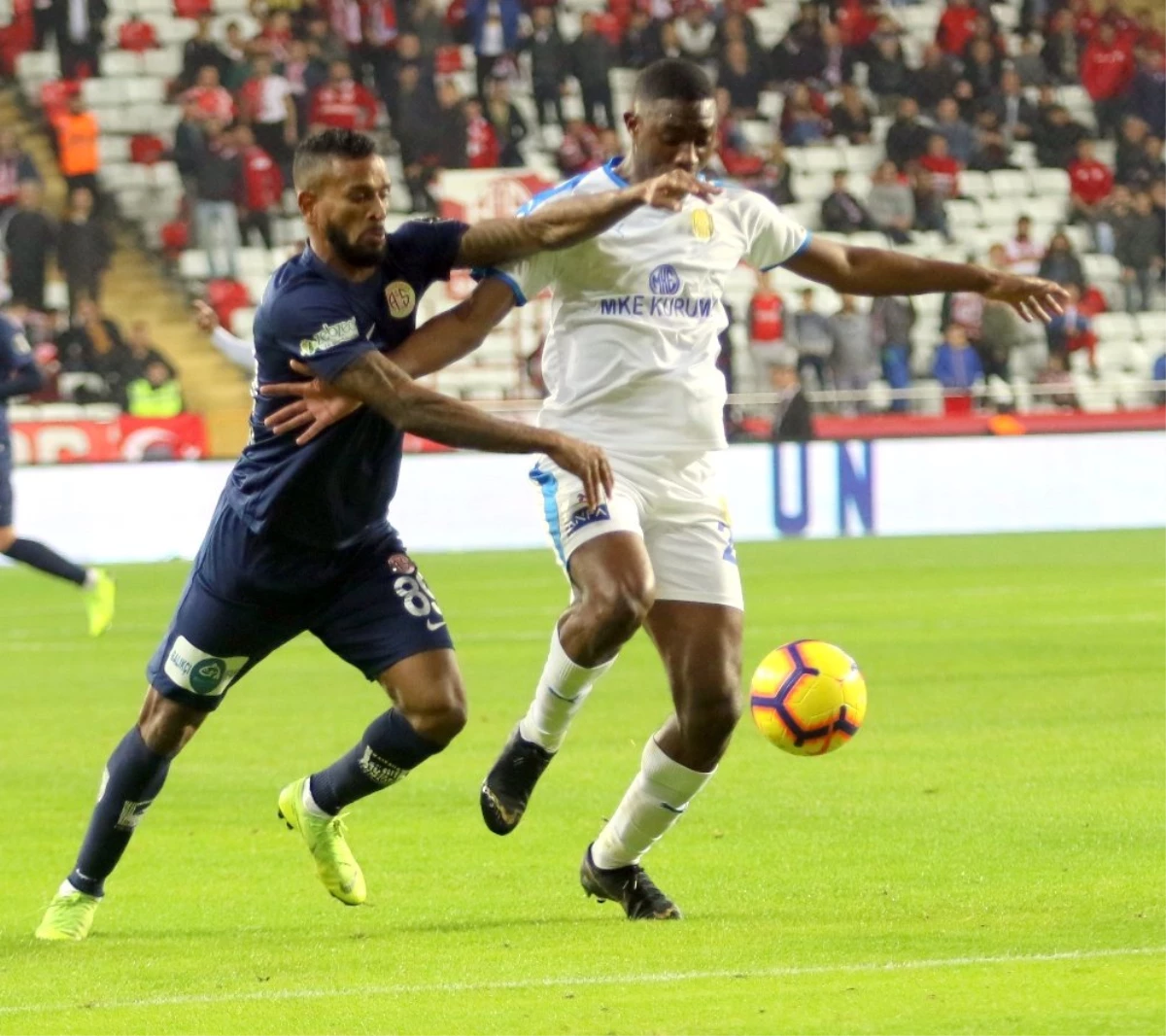 Ankaragücü, Antalyaspor\'u 4 Golle Geçti