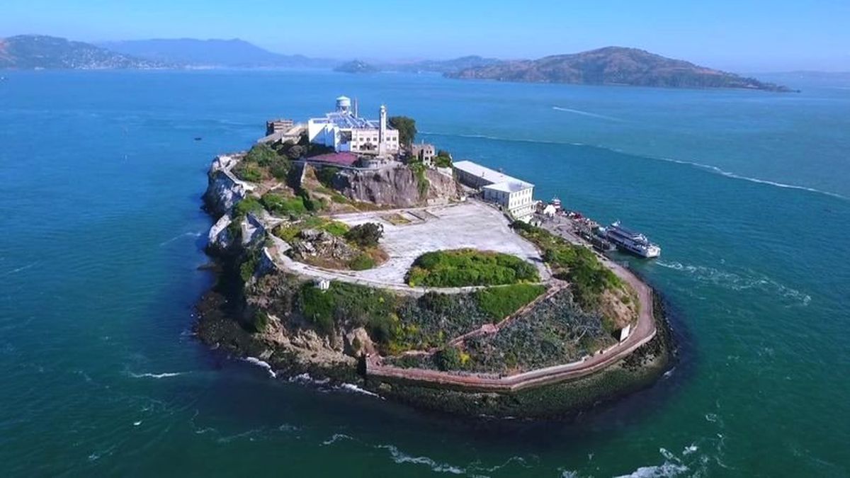 Arkeologlar, Dünyaca Ünlü Hapishane Alcatraz\'ın Altında Gizli Bir Askeri Üs Buldu