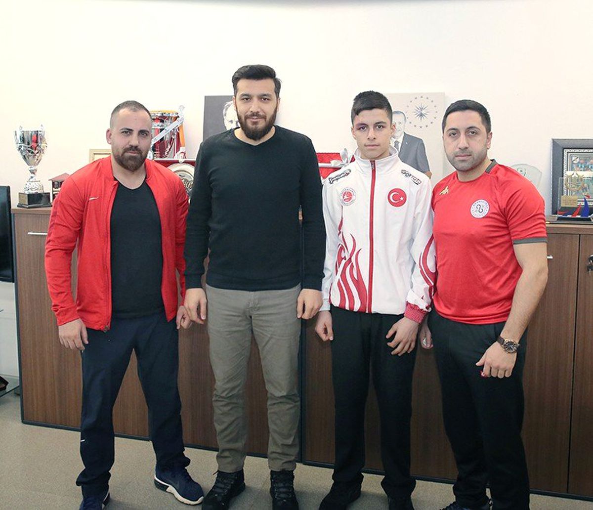 Arnavutköylü Genç Boksör İrlanda\'da Şampiyonluk Peşinde