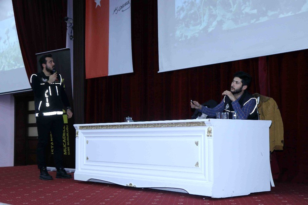 Bağcılar\'da Zabıta ve Temizlik Görevlerine Narkotik Semineri