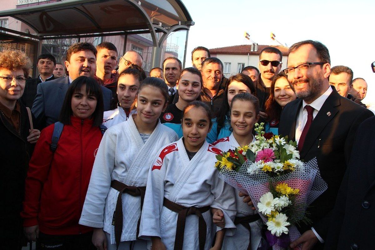 Bakan Kasapoğlu Memleketi Kula\'da