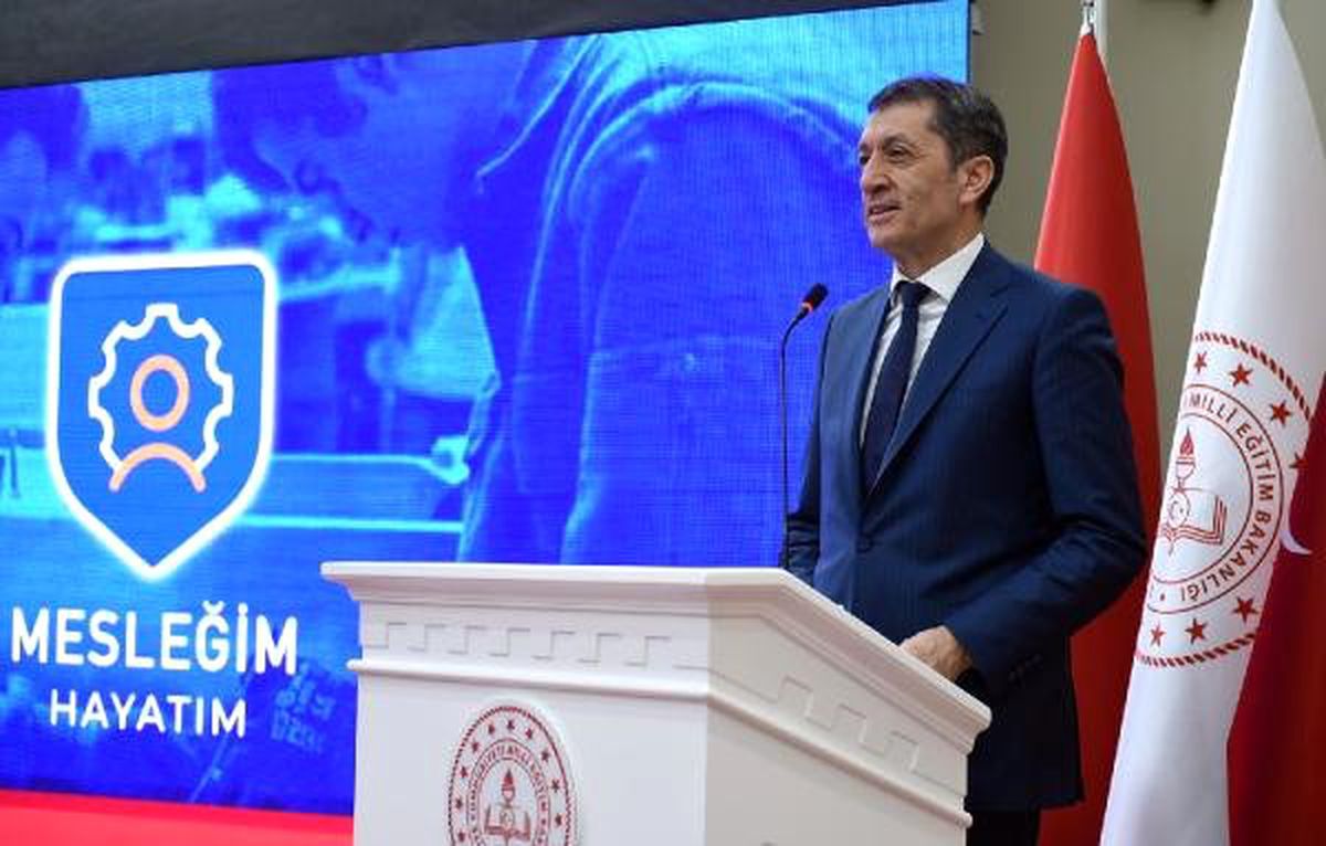 Bakan Selçuk: Birçok Gencimiz, Lise Sona Geldiği Halde Bazı Tereddütler Yaşıyor