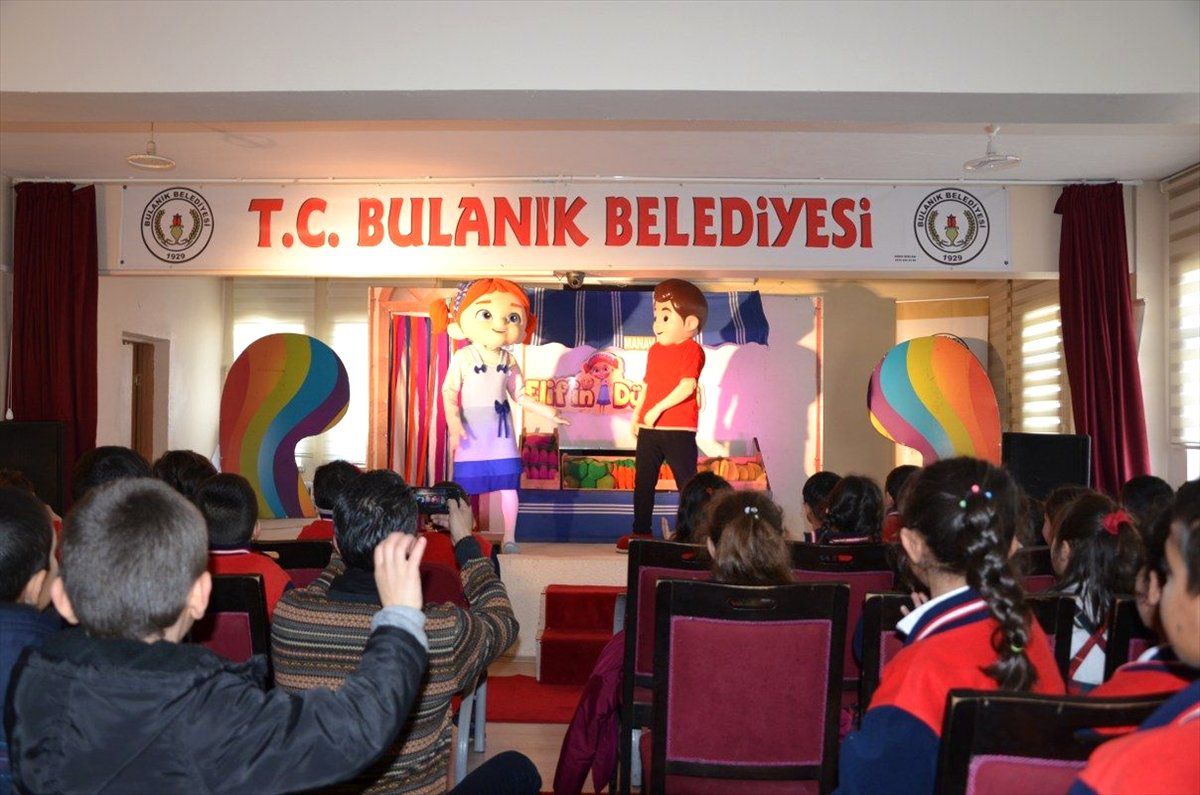 Bulanık\'ta Tiyatro Etkinliği