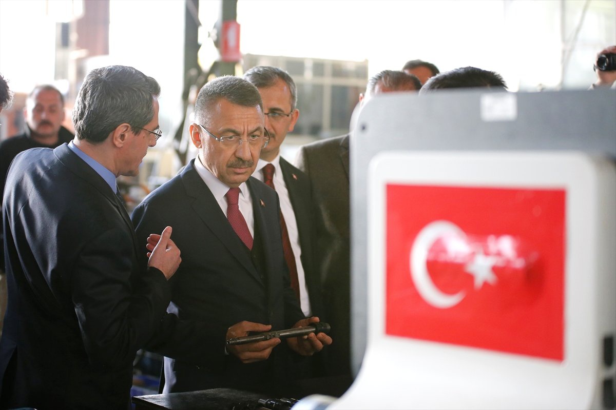 Cumhurbaşkanı Yardımcısı Oktay, Milli Piyade Tüfeği ile Atış Yaptı