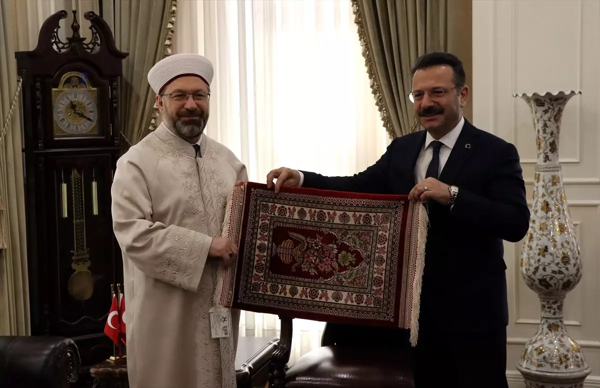 Diyanet İşleri Başkanı Ali Erbaş Kocaeli\'de