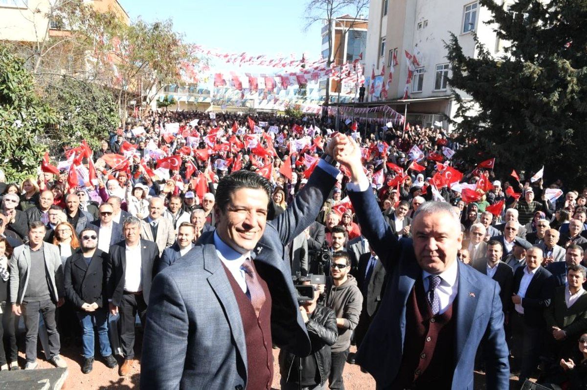 Döşemealtı\'nda Muhittin Böcek Coşkusu