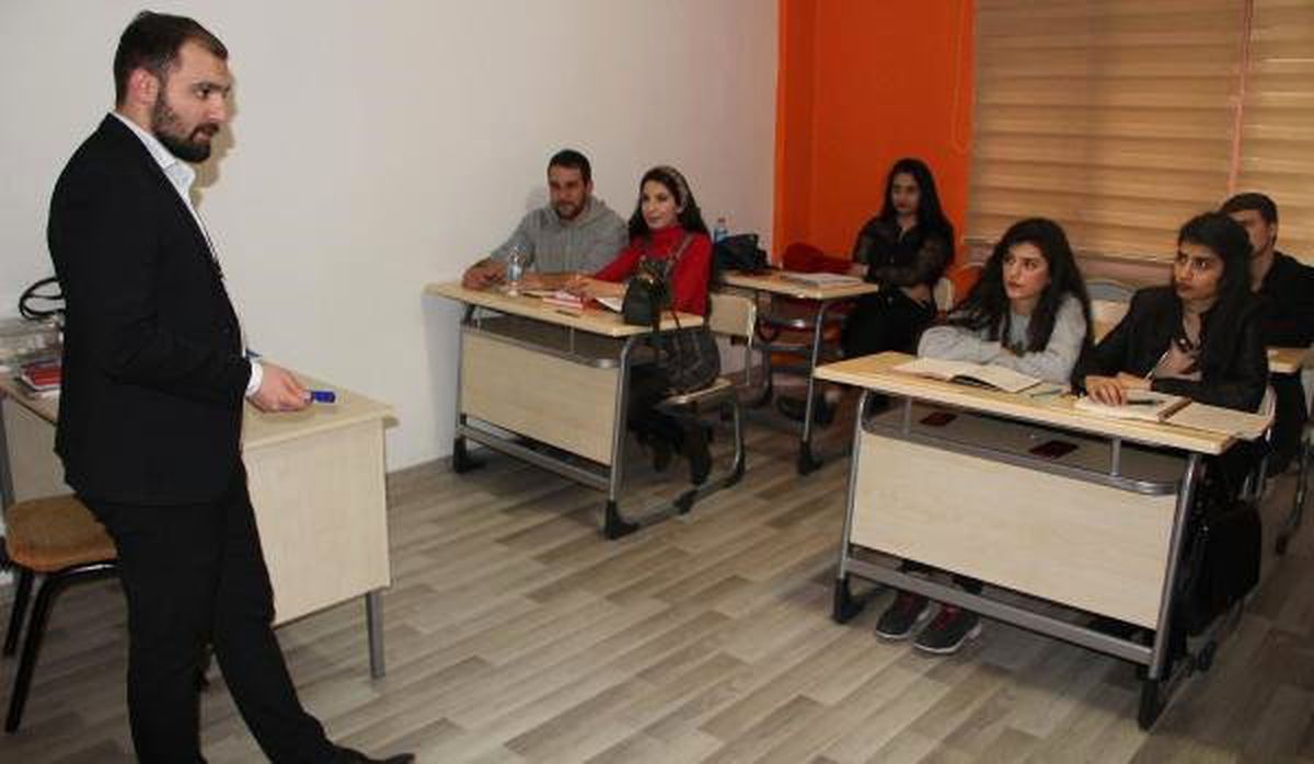 Elazığ\'da Hosteslik Kursu Açıldı