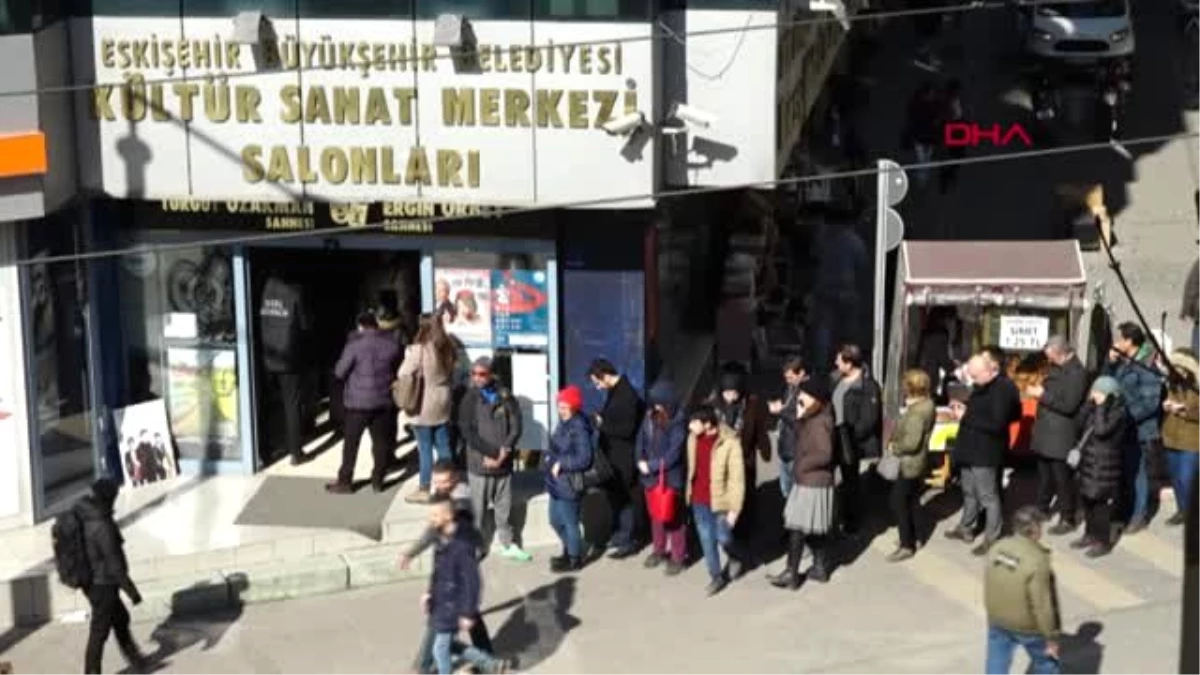 Eskişehir\' de Senfoni Konseri Kuyruğu