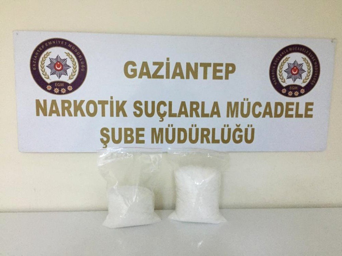Gaziantep\'te Uyuşturucu Tacirlerine Baskın: 5 Gözaltı