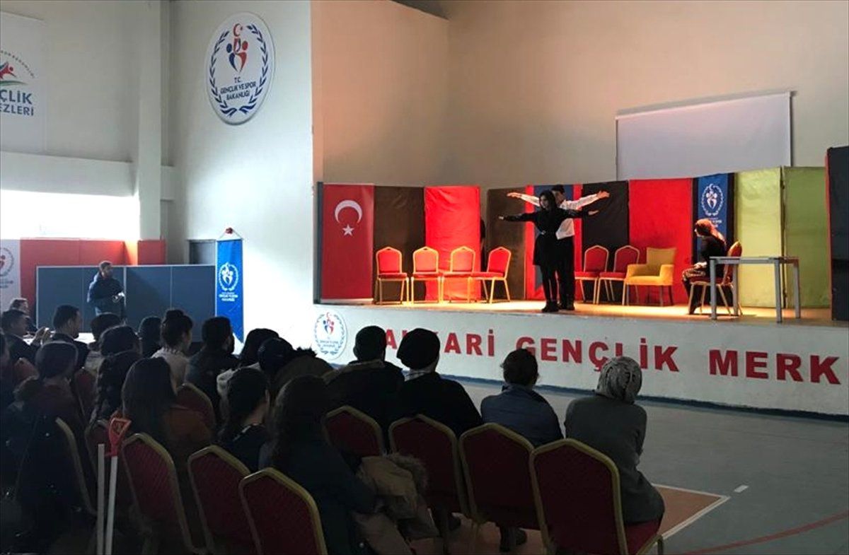 Hakkari\'de Tiyatro Yarışması