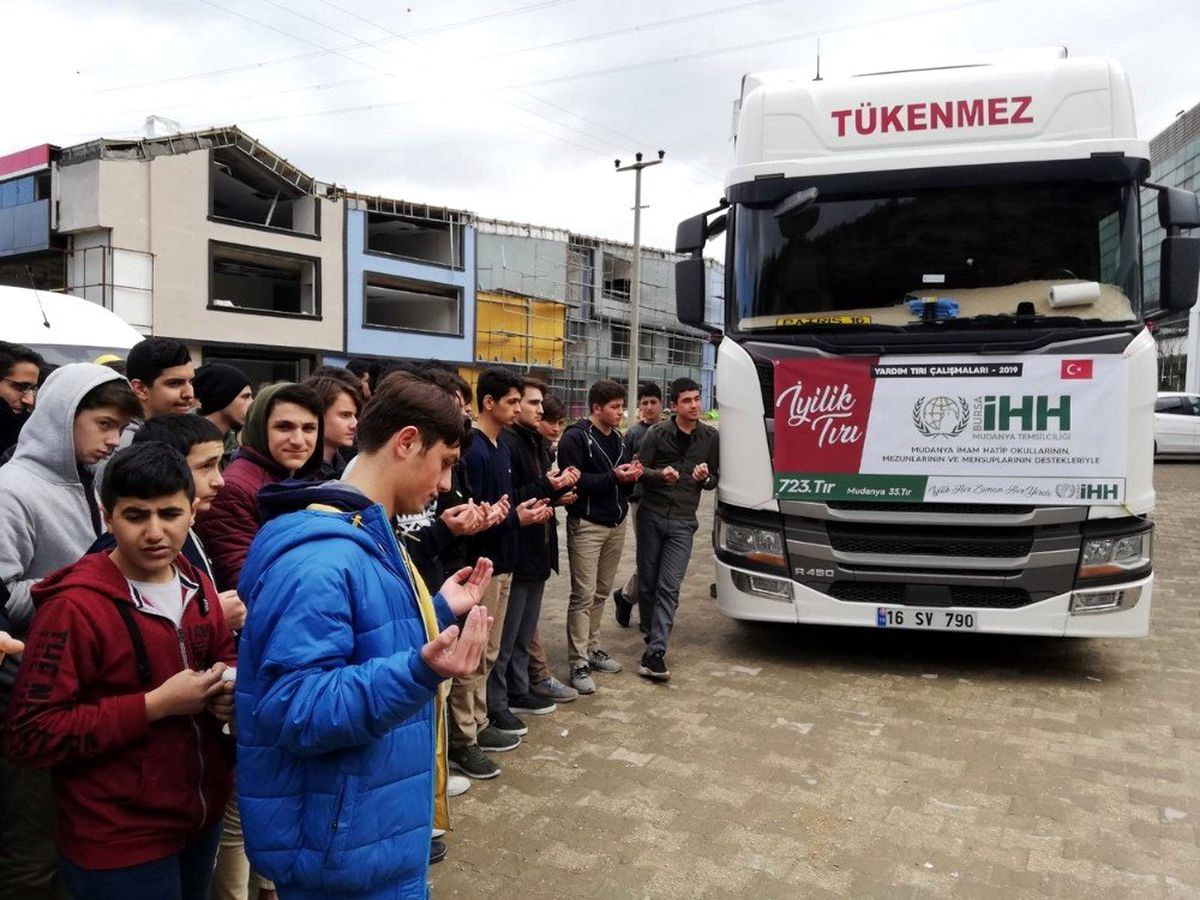 İhh Tır\'ları İyilik İçin Yollarda