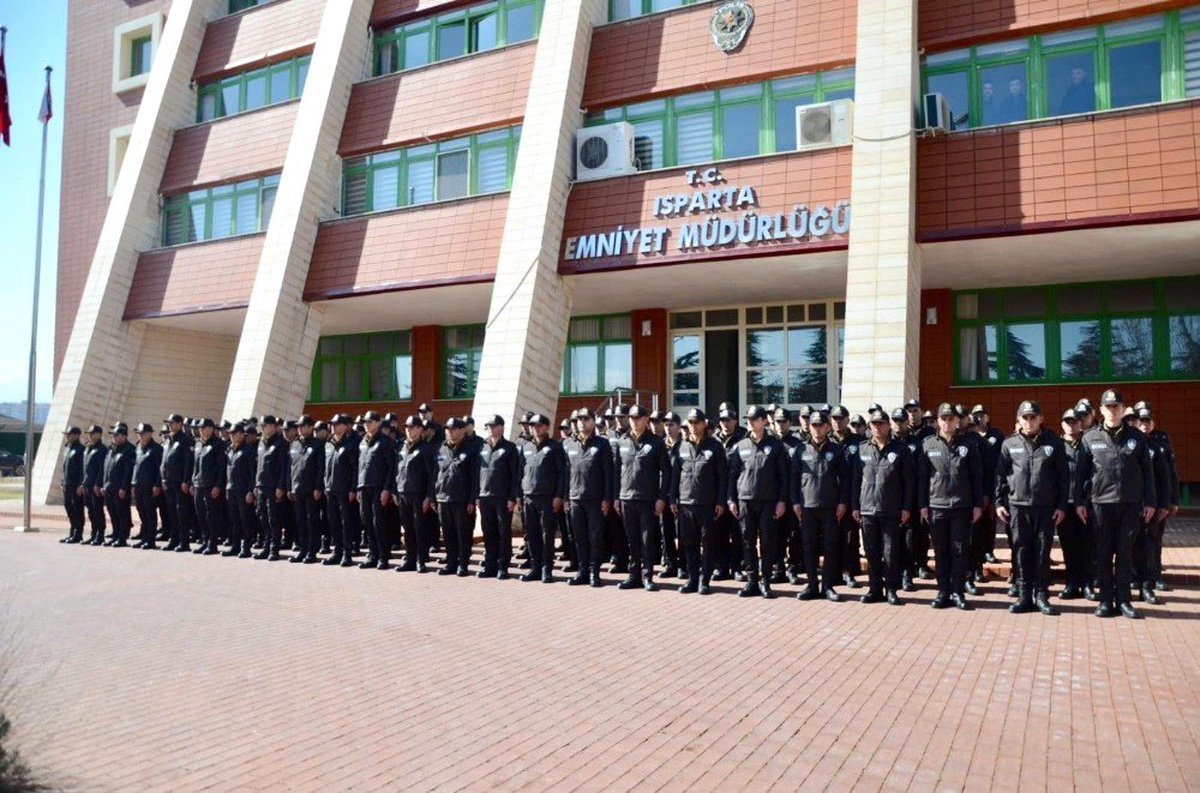 Isparta\'da 100 Çarşı ve Mahalle Bekçisi Görevlendirildi