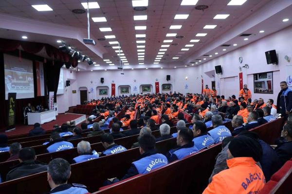 İstanbul Narkotik Polisinden Uyuşturucuyla Mücadele Eğitimi