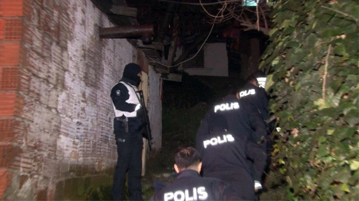 Kocaeli\'de Farklı Suçlardan Aranan 55 Kişi Polis Uygulamasında Yakalandı