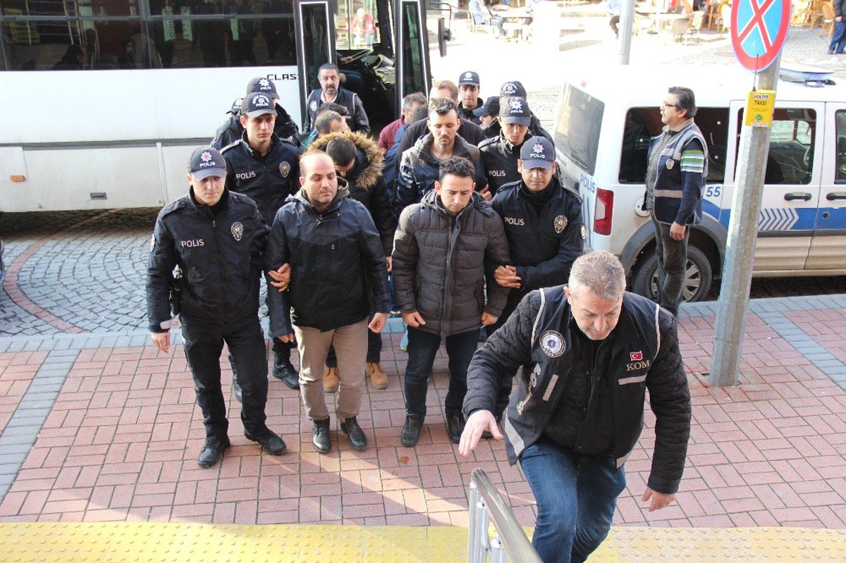 Kocaeli\'de Merkezli Fetö Operasyonunda 11 Şahıs Adliyede
