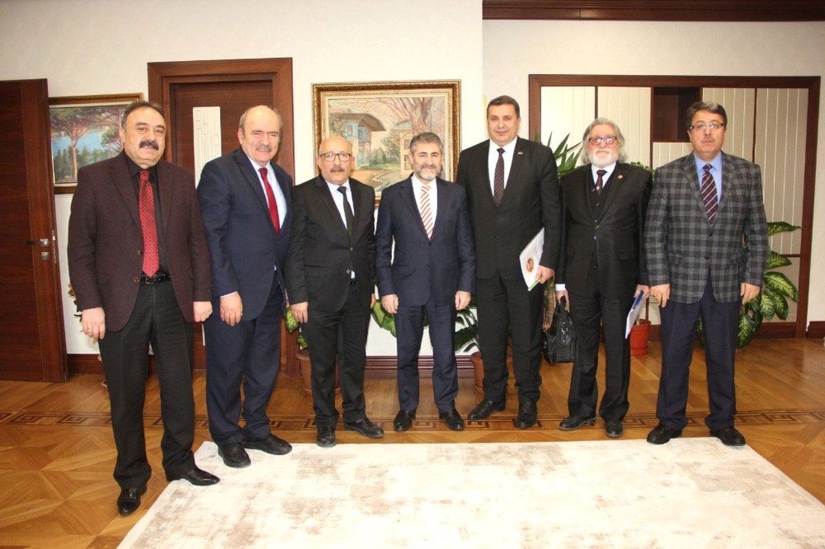 Matbaacılar Federasyonu Yönetimi Hazine ve Maliye Bakan Yardımcısı Nureddin Nebati\'yi Ziyaret Etti