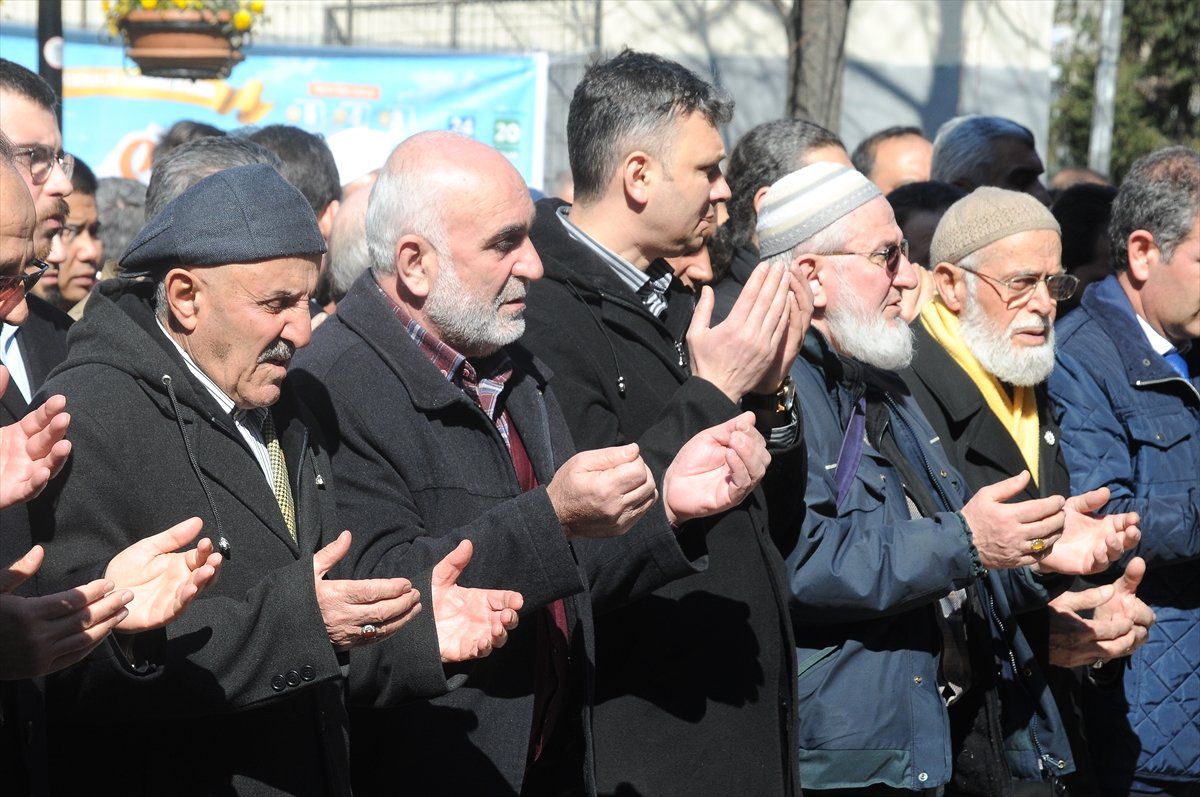 Mısır\'da İdam Edilen Gençler İçin Gıyabi Cenaze Namazı