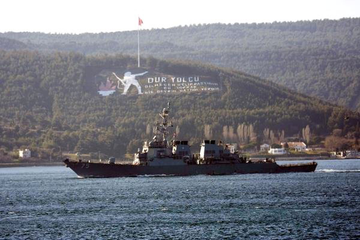 Rus ve ABD Gemileri, 15 Dakika Arayla Çanakkale Boğazı\'ndan Geçti