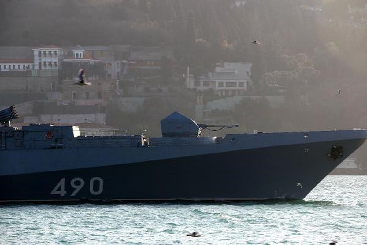 Rus ve ABD Savaş Gemileri İstanbul Boğazı\'nda