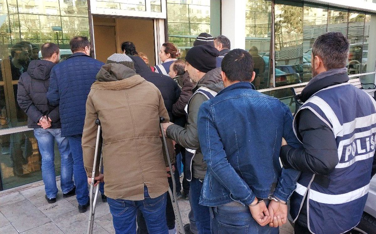 Samsun\'da Aranan Şahıslara Operasyon: 28 Gözaltı