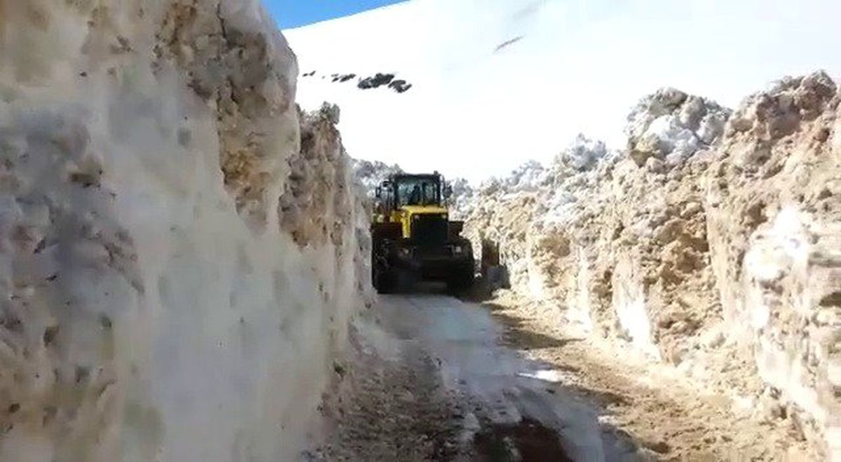 Sincik\'te Kar Kalınlığı 4 Metreye Ulaştı