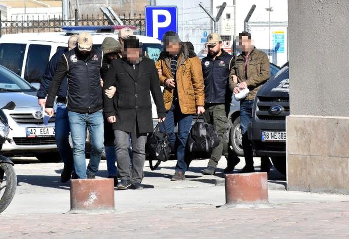 Sivas\'ta 4 Fetö Şüphelisi Adliyede