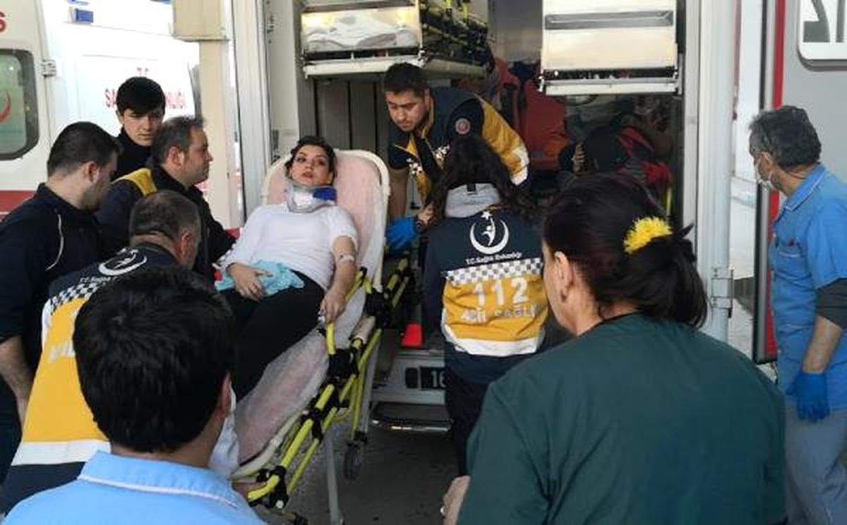 Uludağ\'da Liselileri Taşıyan Tur Otobüsü Devrildi: 5\'i Ağır, 25 Yaralı (2)
