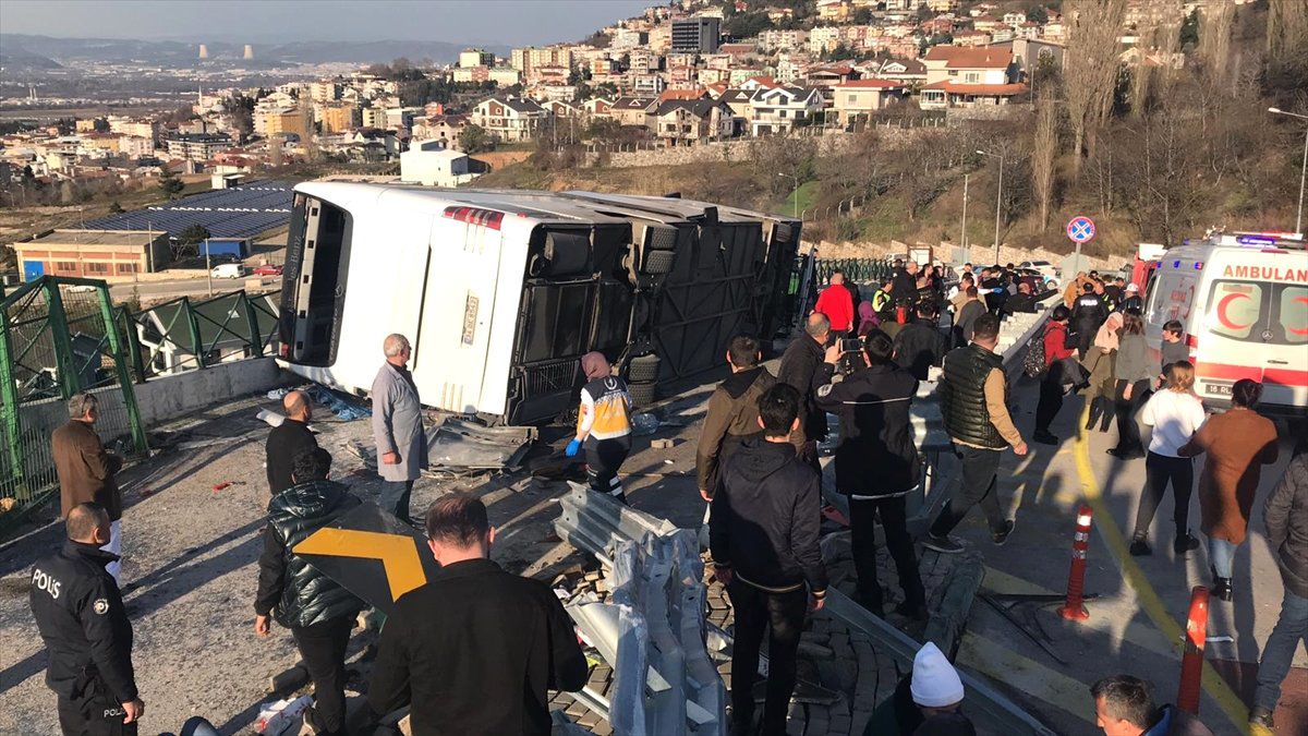 Uludağ Yolunda Tur Otobüsü Devrildi