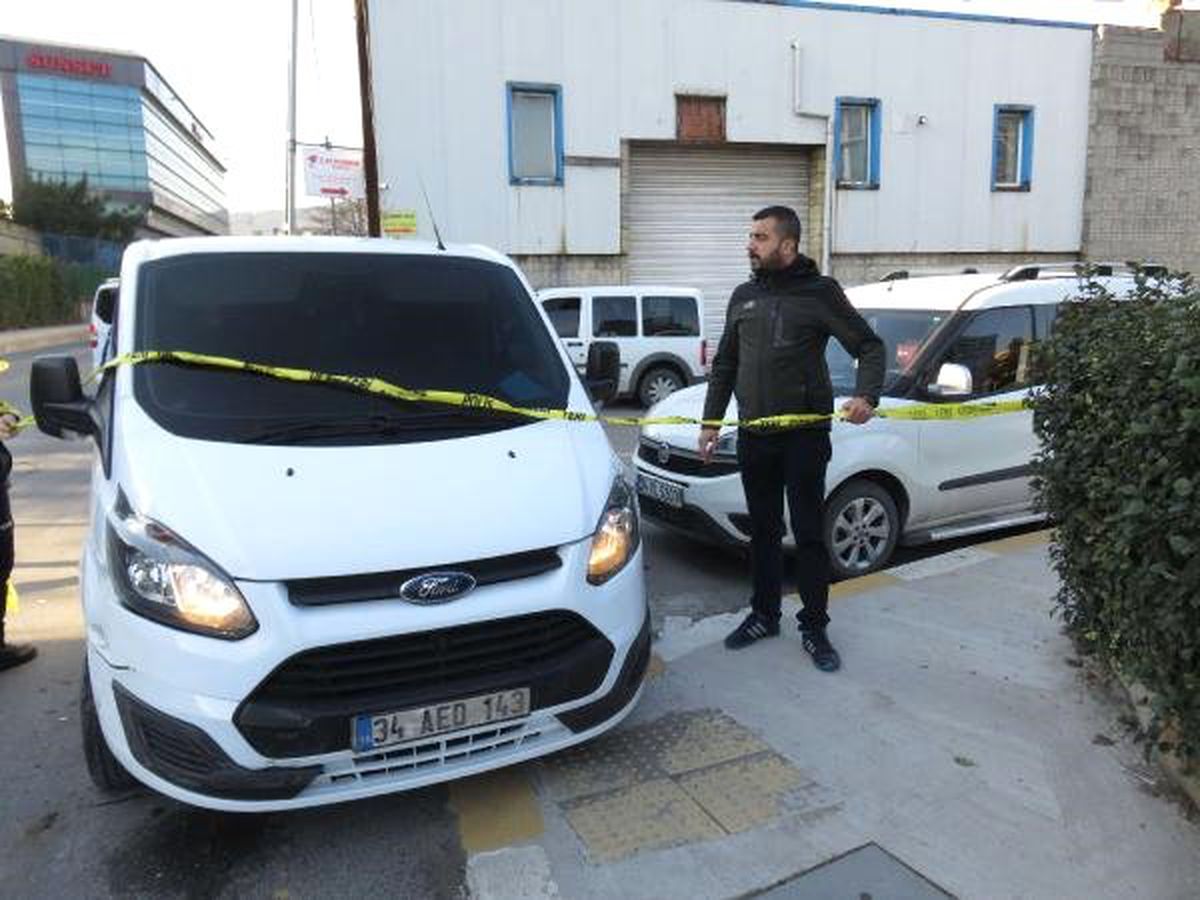 Ümraniye\'de Polisle Şüpheliler Arasında Kovalamaca Kaza ile Sonlandı (1)