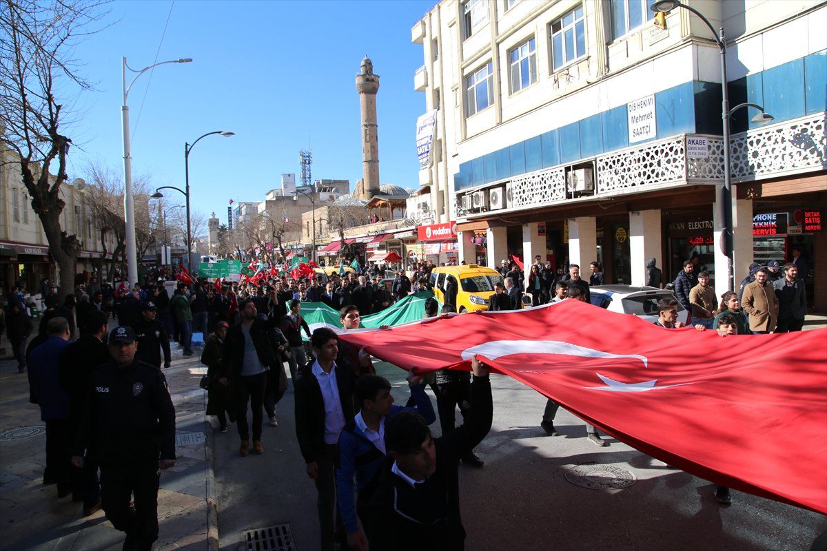 Urfa Türküleri Eşliğinde "Sağlıklı Nesil" Yürüyüşü
