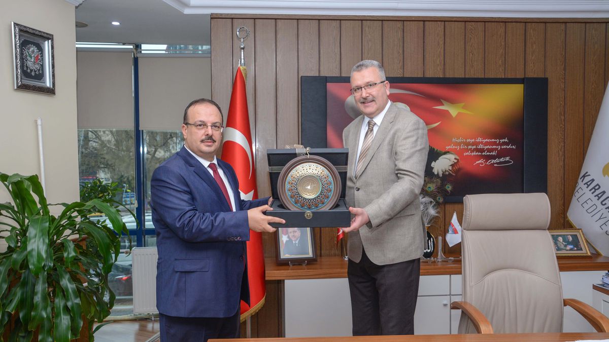 Vali Canbolat\'tan Karacabey\'e Övgü