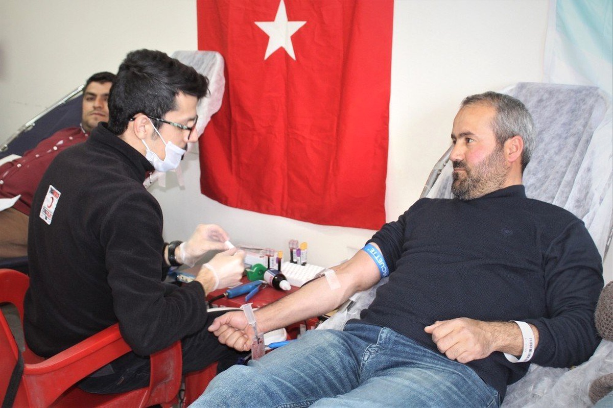 Van Yyü Personelinden Kan Bağışı