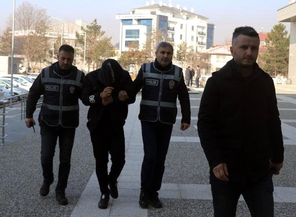 Yaşlı Kadını Dolandırılmaktan Polis Kurtardı