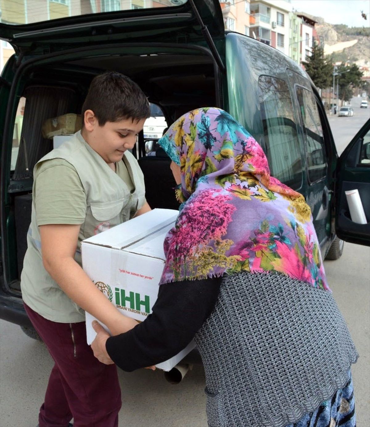 11 Bin 100 Kişiye Kış Yardımı