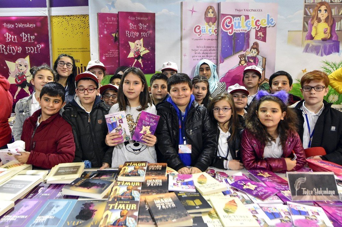 Ankara Çocuk Meclisi Üyeleri Kitap Fuarını Gezdi