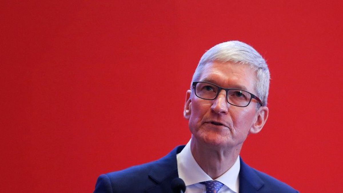 Apple\'ın Ceo\'su Tim Cook, Facebook\'u Eleştiri Yağmuruna Tuttu