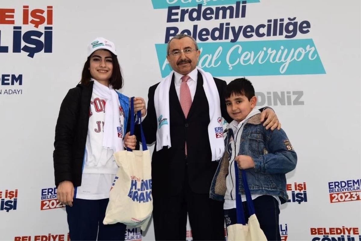 Ataşehir\'de 100 Proje İçin 100 Genç Pedal Çevirdi