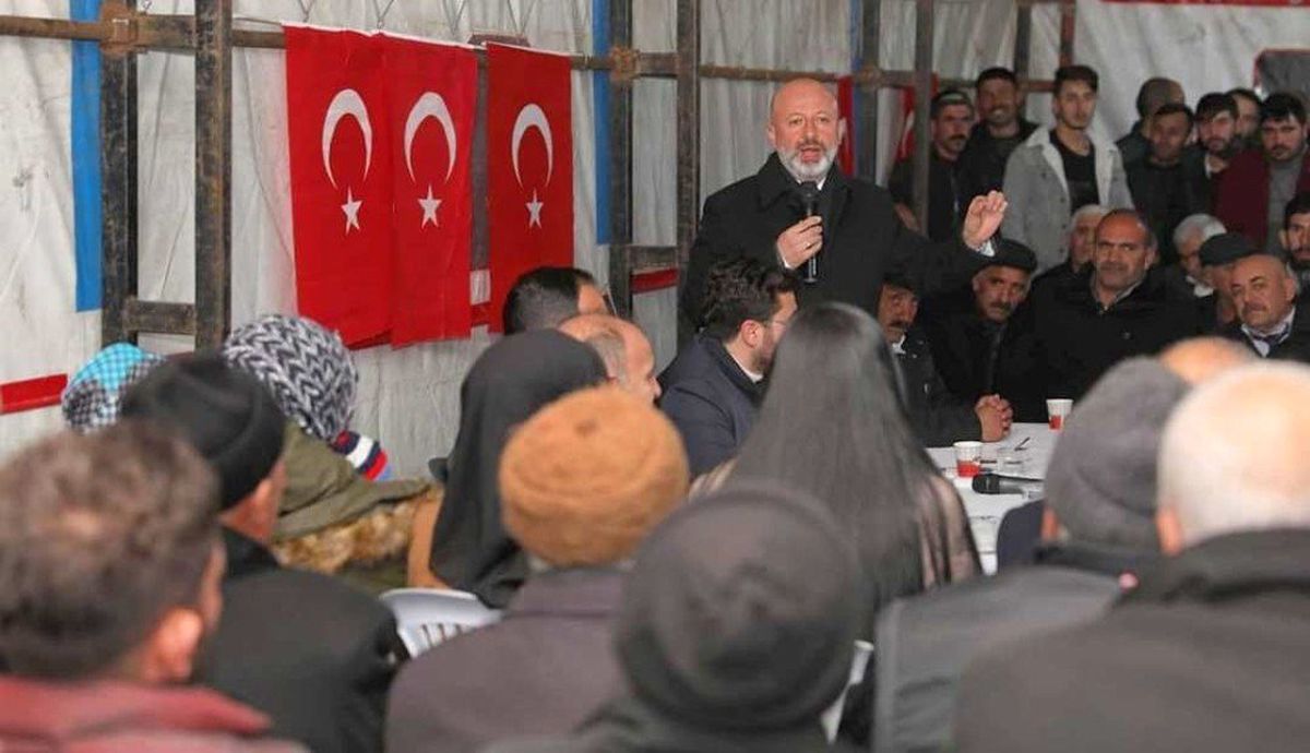 Başkan Çolakbayrakdar, "Kentsel Dönüşümle Yeni Bir Şehir Kurulacak"